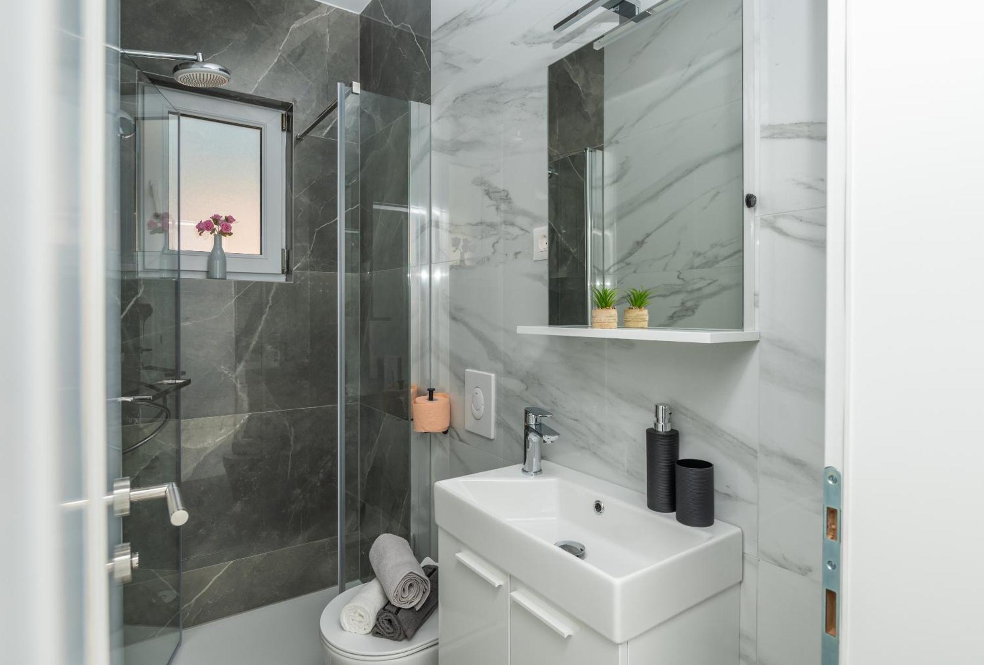 Apartmants Sestic 图彻皮 外观 照片